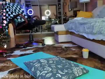 girl bestblondiiecb capture image #3150075