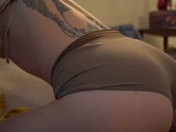 girl sistinehashands capture image #3058222