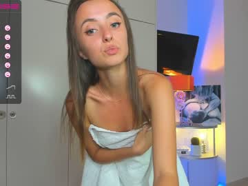 girl look_at_show capture image #4939817