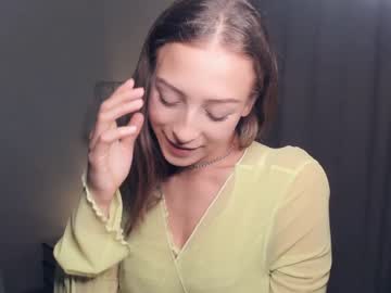 girl wave_of_happy_ capture image #5460425