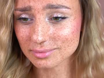 girl artease capture image #6302893