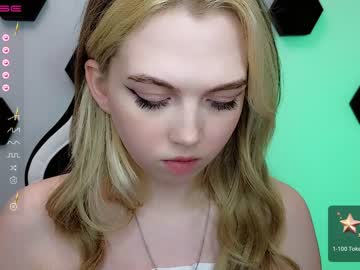 girl small_blondee capture image #4143325