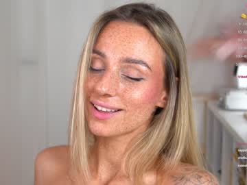 girl artease capture image #6260754