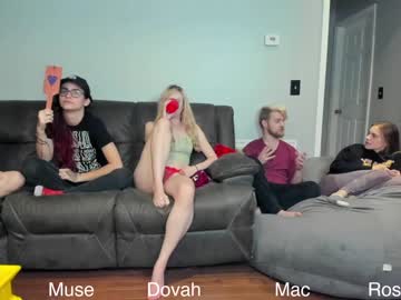 couple thecouchcast capture image #384276