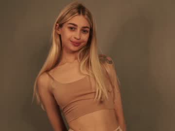 girl cuteelsa_ capture image #4829936
