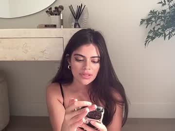 girl poutyselena capture image #18128