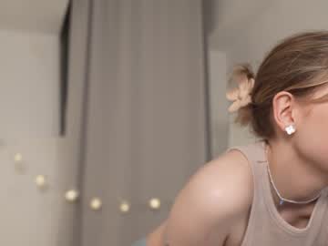 girl april_blush capture image #6868747