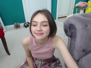 girl adelewilson__ capture image #372960