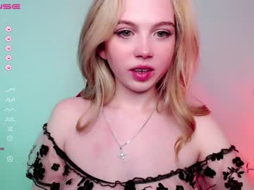 girl small_blondee capture image #4165919