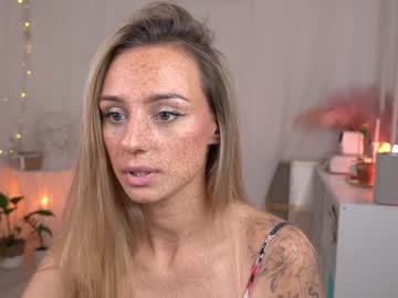 girl artease capture image #6246070