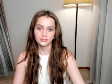 girl creammraspberry capture image #4872314