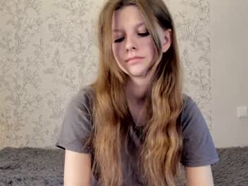 girl alainaestrada capture image #5489296
