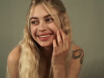girl cuteelsa_ capture image #4814893