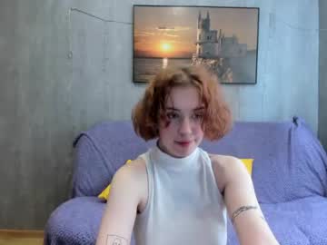 girl lunapose capture image #2418115