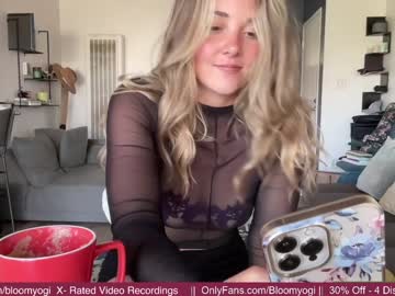 girl bloomyogi capture image #4605819