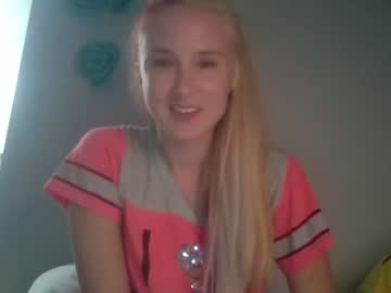 girl lessclothesmorefunn capture image #2682778