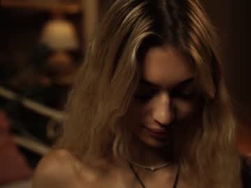 girl cuteelsa_ capture image #5160623