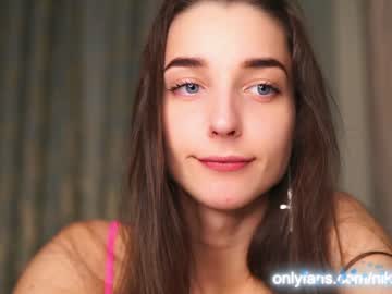 girl angels_kiss capture image #333724