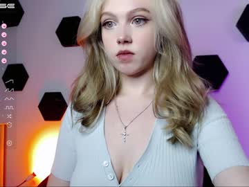 girl small_blondee capture image #4037162