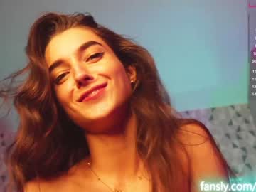 girl angels_kiss capture image #2336739