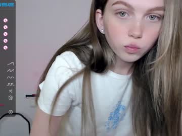 girl small_blondee capture image #2835146