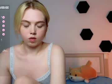 girl small_blondee capture image #4473396