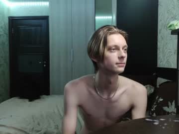 man slim_blond capture image #1603949