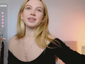 girl small_blondee capture image #4458495