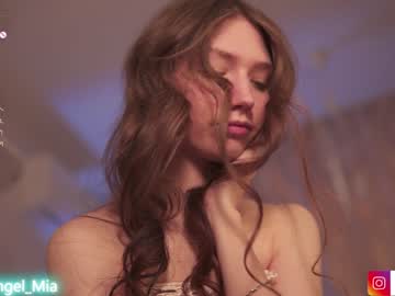 girl angels_kiss capture image #6273557