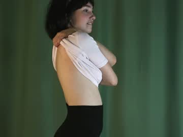 girl 1thour capture image #6963584