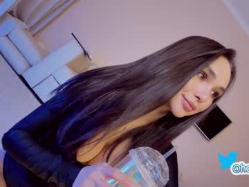 girl hollyextra capture image #3191627