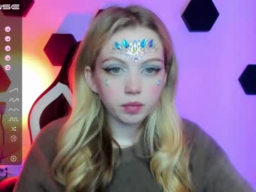 girl small_blondee capture image #3949405