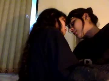 couple phenomenalgirls capture image #2425303