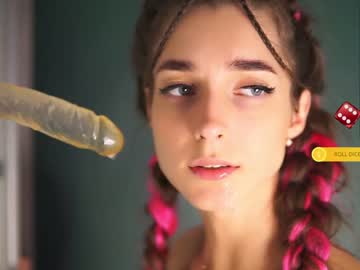 girl angels_kiss capture image #2020075