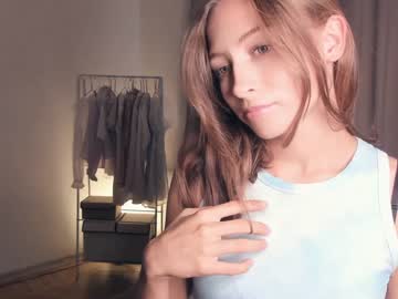 girl wave_of_happy_ capture image #5512256
