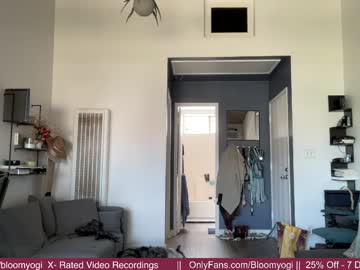 girl bloomyogi capture image #5120360