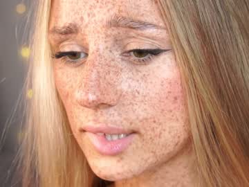 girl artease capture image #5505334