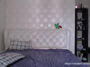 girl _mllymoore_ capture image #2216708