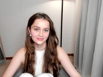 girl creammraspberry capture image #4873448