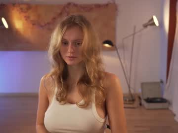 girl chillwithkira capture image #2750753