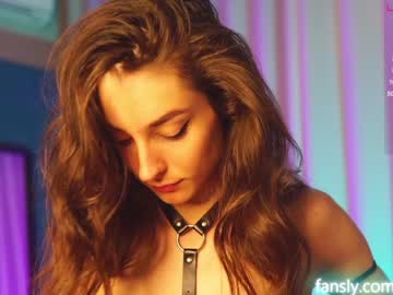 girl angels_kiss capture image #1826413