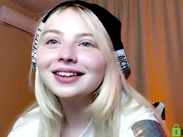 girl shy_blondiee capture image #3647557
