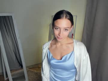 girl wave_of_happy_ capture image #5612507