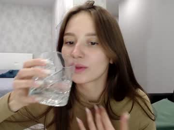 girl _hey_siri_ capture image #2499518