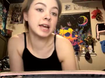 girl karlydu capture image #7016009