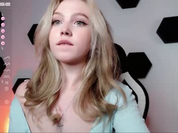 girl small_blondee capture image #4037437