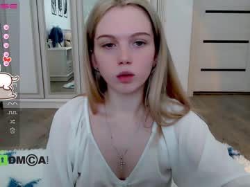girl small_blondee capture image #3342854