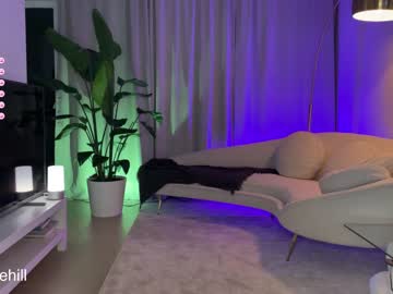 girl anniehillofficial_ capture image #5400930