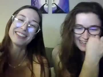 couple 2gorls1link capture image #6993883