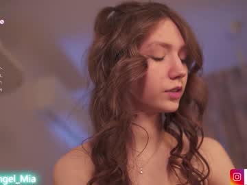 girl angels_kiss capture image #6253124